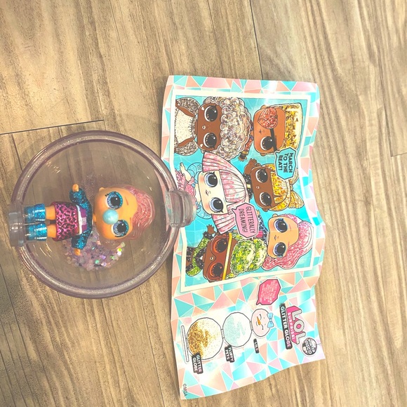 *Brand New* L.O.L Surprise Glitter Globe Doll - Snow Leopard only ever unboxed!! - Picture 3 of 14